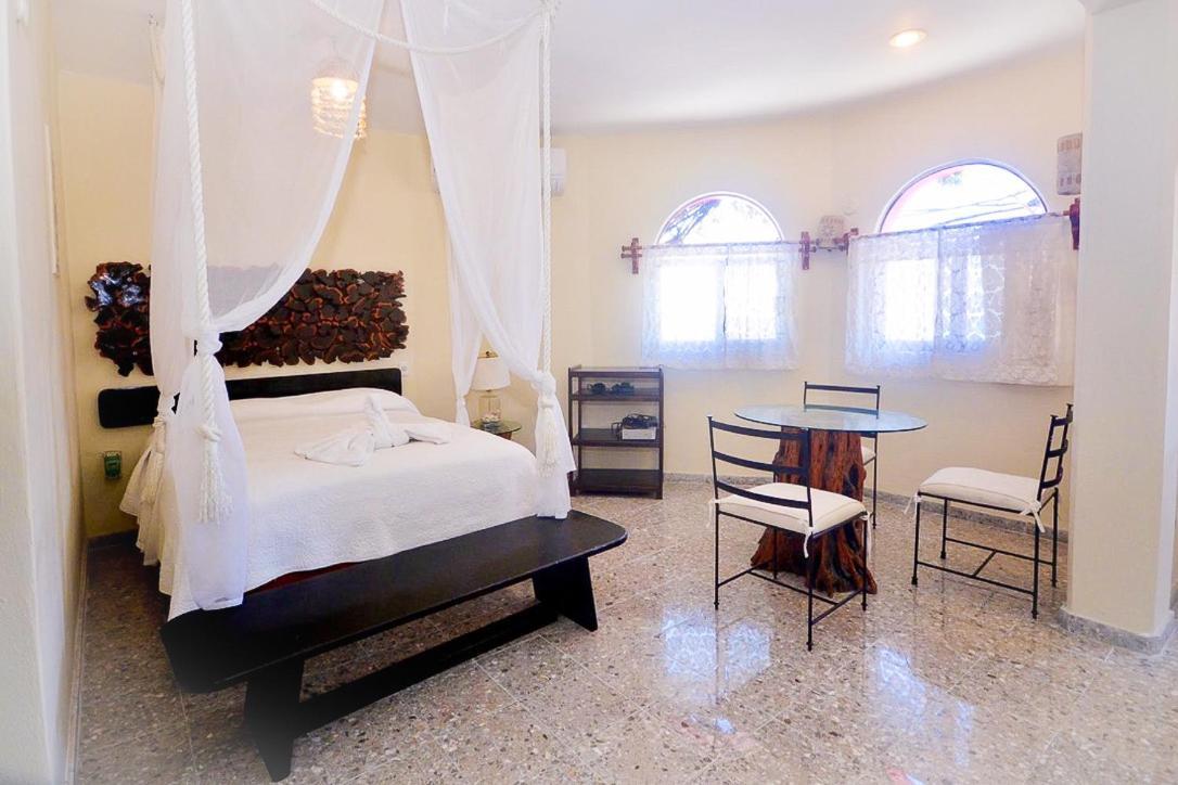 Boutique Hotel Delfin 5Th Avenue Playa del Carmen Exterior photo